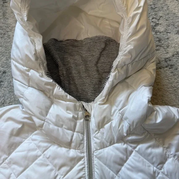 Lululemon Down For It All Jacket White Size 4 Slim Fit Hooded Puffer Coat - Picture 2 of 8
